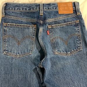 Levi’s Wedgie Dark Blue Jeans - excellent condition